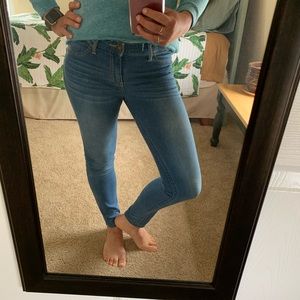 Hollister women’s crop jeans